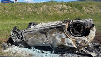 KARS (AA) – Kars'ın Sarıkamış ilçesinde şarampole devrildikten sonra alev