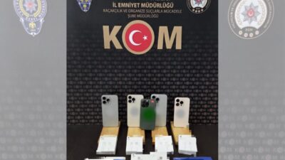 KASTAMONU (AA) – Kastamonu'da düzenlenen kaçak cep telefonu operasyonunda 3