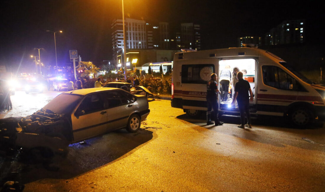 KASTAMONU (AA) – Kastamonu'da zincirleme trafik kazasında 6 kişi yaralandı.