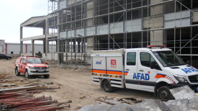 KAYSERİ (AA) – Kayseri'nin merkez Melikgazi ilçesinde devrilen bahçe duvarının