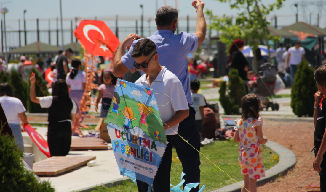 KAYSERİ (AA) – Kayseri'de çocukların karne sevincini paylaşmak amacıyla düzenlenen