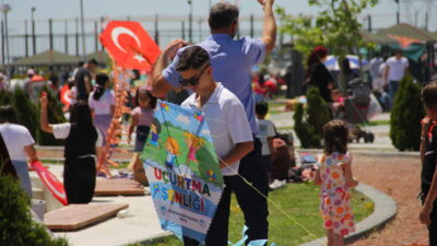 KAYSERİ (AA) – Kayseri'de çocukların karne sevincini paylaşmak amacıyla düzenlenen