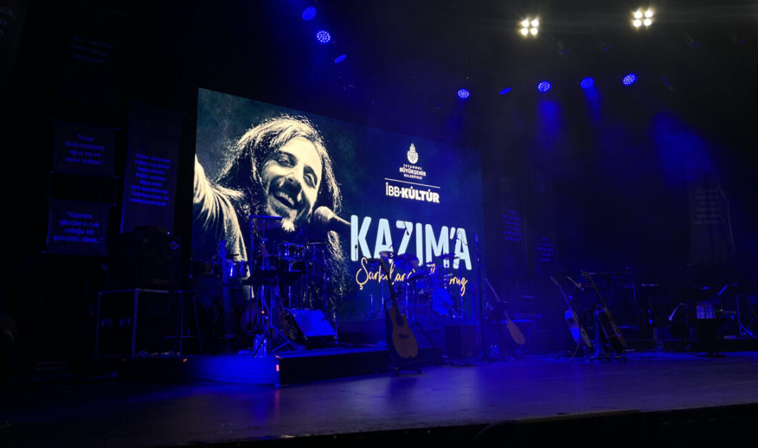 İSTANBUL (AA) – Karadeniz müziğinin simge isimlerinden, "Şair Ceketli Çocuk"