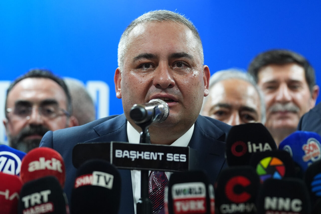 - "Bugün yaptığımız AK Parti'ye geçiş vatanımıza, milletimize, Keçiören'imize hayırlı
