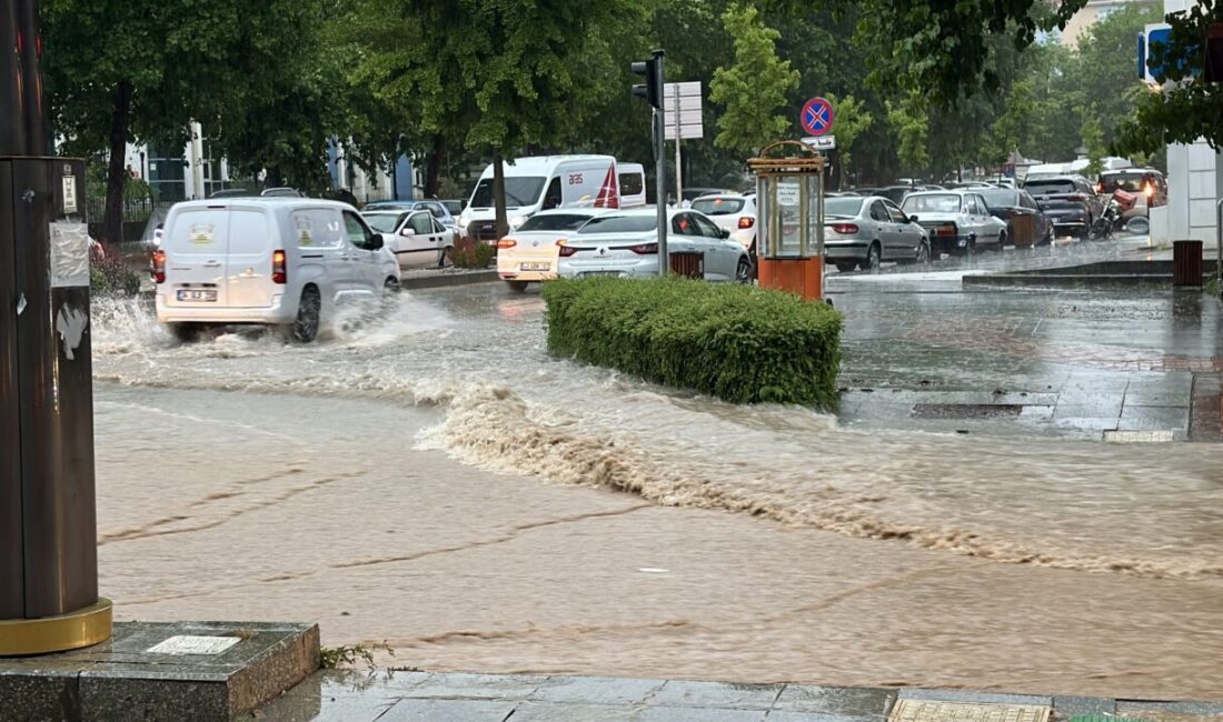 KIRŞEHİR (AA) – Kırşehir'de sağanak, bazı noktalarda sel ve su