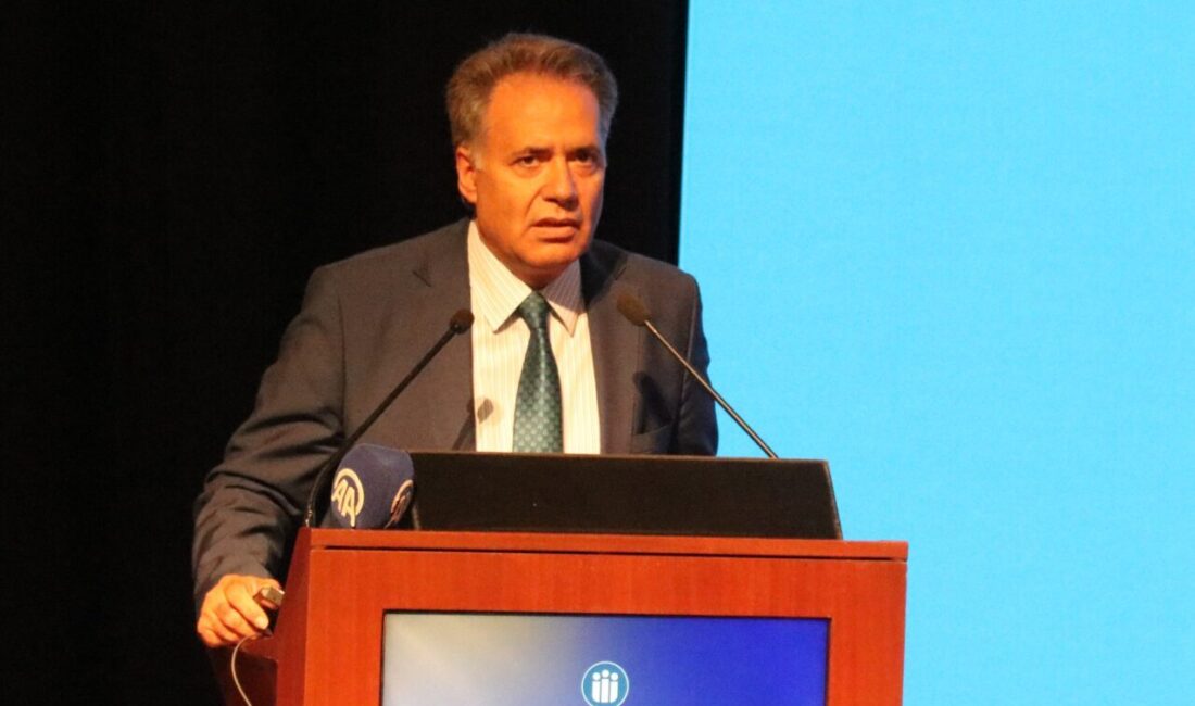 - "Biz, biriz, birlikteyiz ve Kuzey Kıbrıs Türk Cumhuriyeti'ni, Türklüğümüzü,
