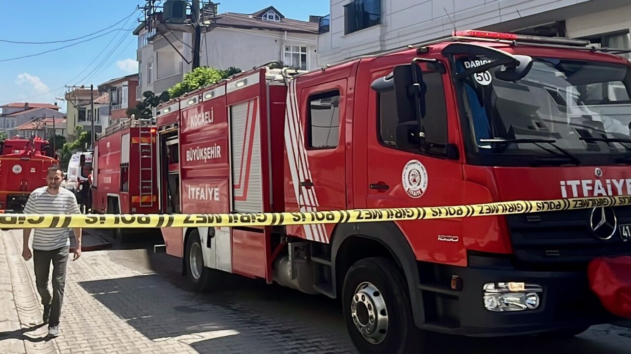 KOCAELİ (AA) – Kocaeli'de apartman dairesinde çıkan yangında dumandan etkilenen
