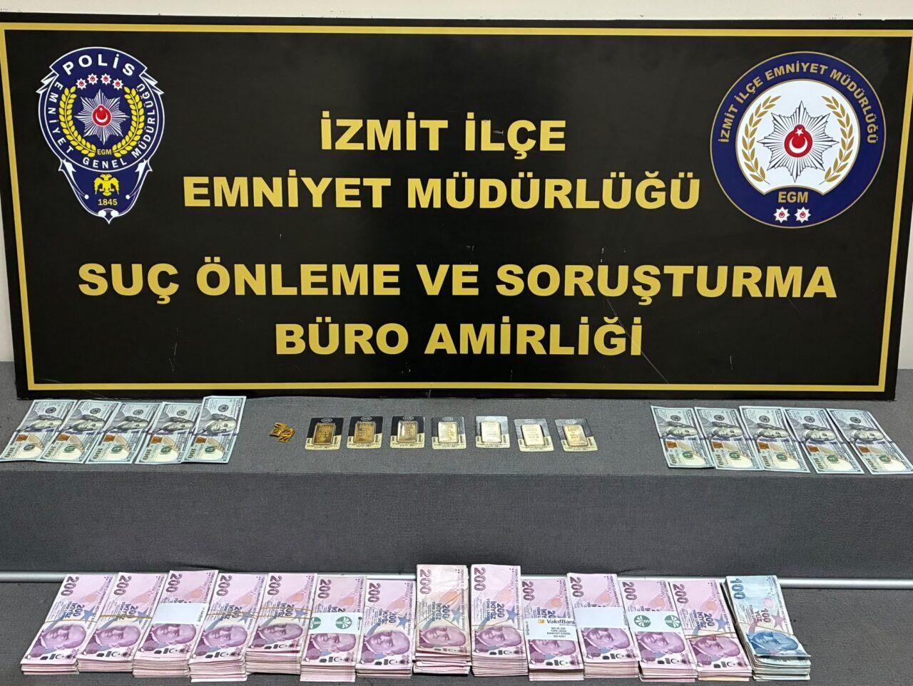 KOCAELİ (AA) – Kocaeli'nin İzmit ilçesinde ayarı düşürülmüş altınla kuyumcuları