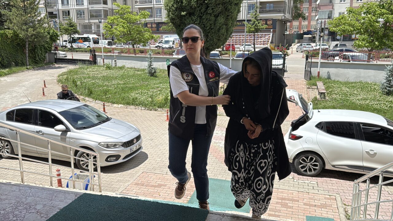 KONYA (AA) – Konya'nın Seydişehir ilçesinde düzenlenen uyuşturucu operasyonunda gözaltına