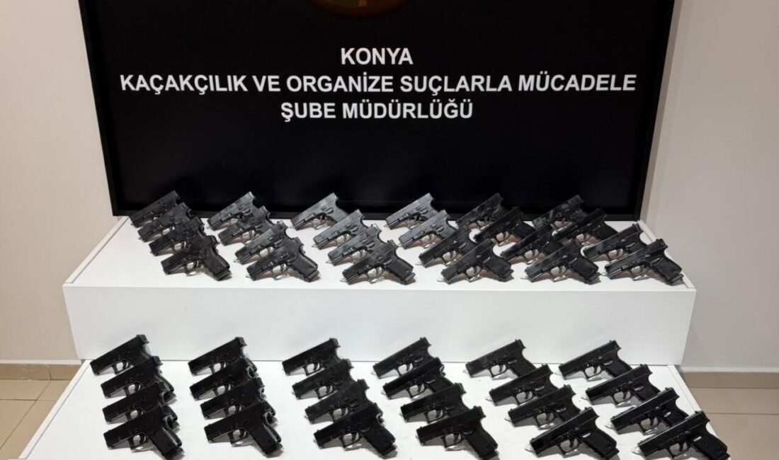 KONYA (AA) – Konya'nın Akşehir ilçesinde 65 ruhsatsız tabanca ve