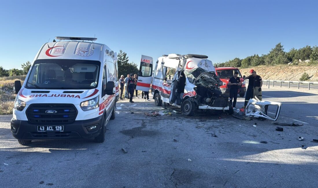KÜTAHYA (AA) – Kütahya'da ambulansın iki tıra çarpması sonucu 1