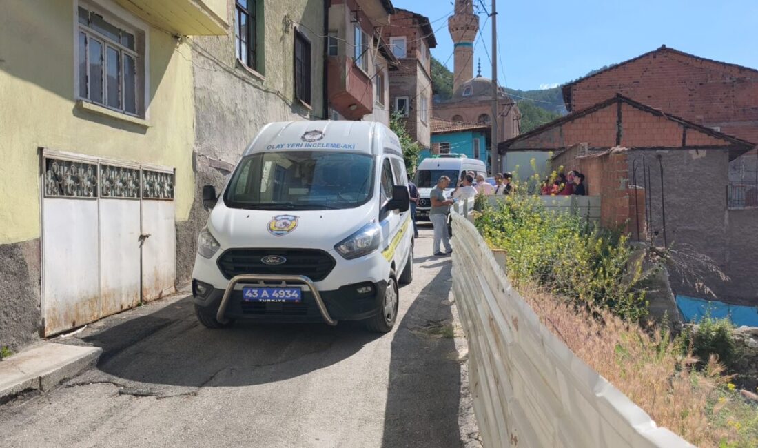 KÜTAHYA (AA) – Kütahya'da 68 yaşındaki kadın, oğluyla yaşadığı evde