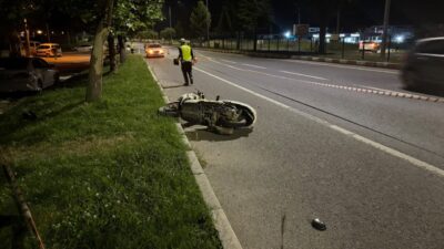 KÜTAHYA (AA) – Kütahya'nın Tavşanlı ilçesinde devrilen motosikletin sürücüsü yaşamını