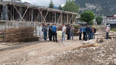 KÜTAHYA (AA) – Kütahya'da bina inşaatında bulunan iskelenin çökmesi sonucu