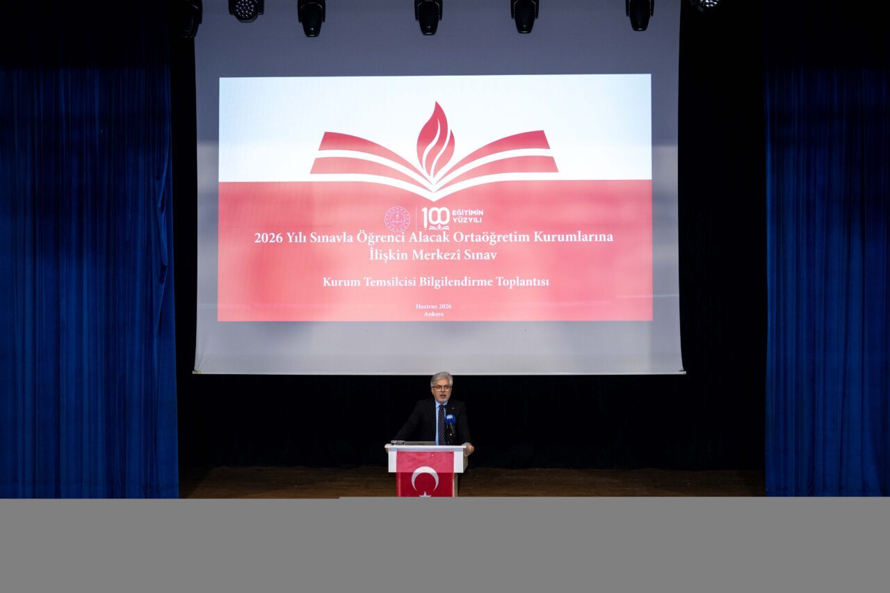 - Milli Eğitim Bakan Yardımcısı Ömer Faruk Yelkenci:
- "(İstanbul Erkek