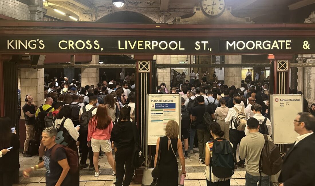 LONDRA (AA) – İngiltere'yi son günlerde etkisi altına alan aşırı