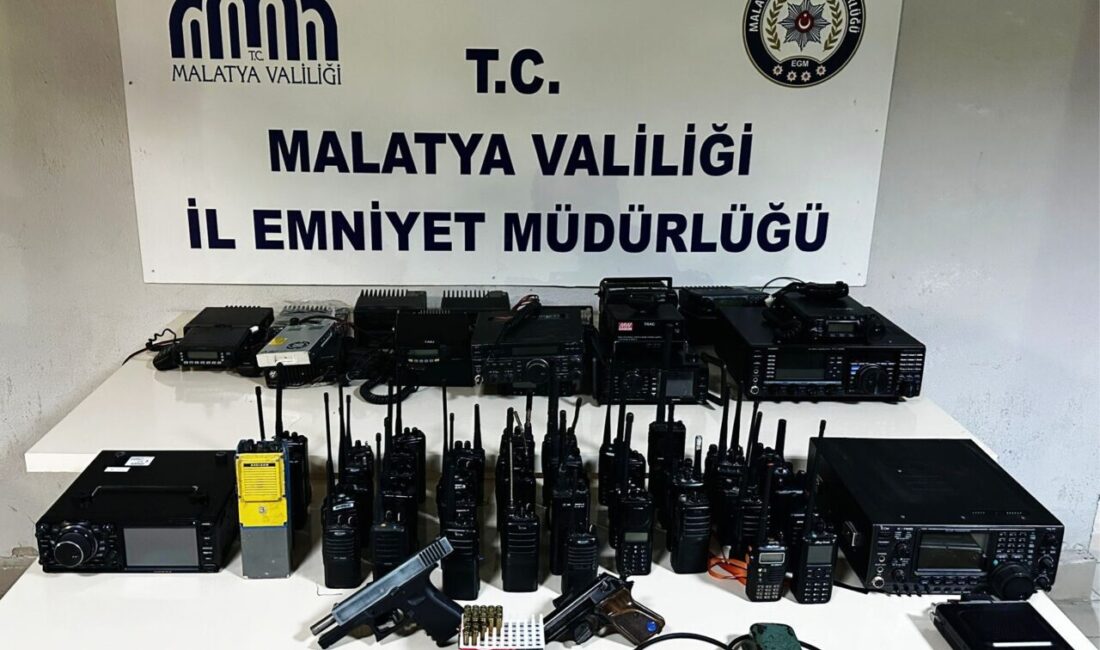 MALATYA (AA) – Malatya'da, emniyet teşkilatına ait haberleşme frekanslarını amatör
