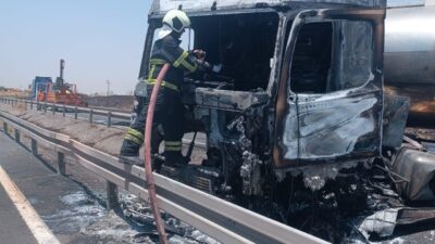 MARDİN (AA) – Mardin'in Derik ilçesinde bitkisel yağ yüklü tankerde