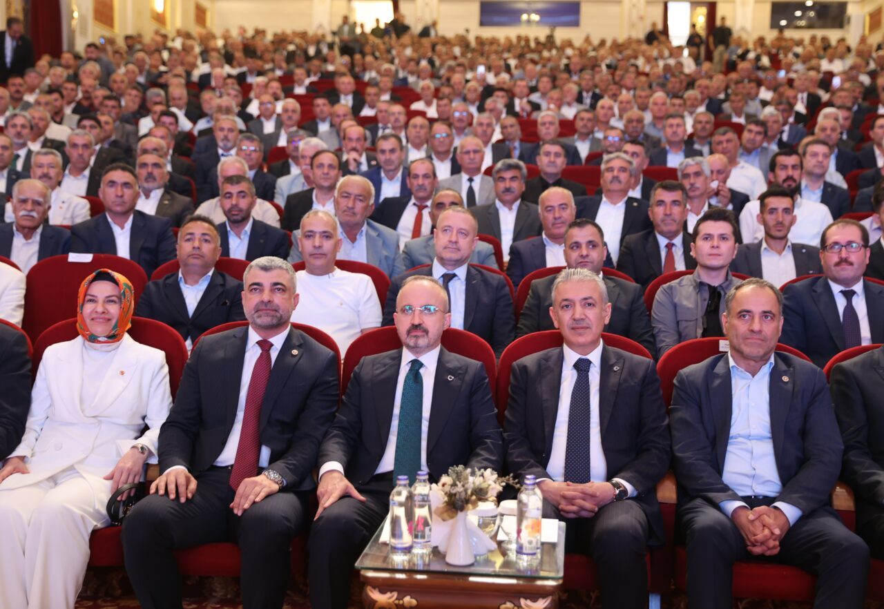 - İçişleri Bakan Yardımcısı Bülent Turan:
- "Terörle mücadelemizde tüm tedbirlerimizi