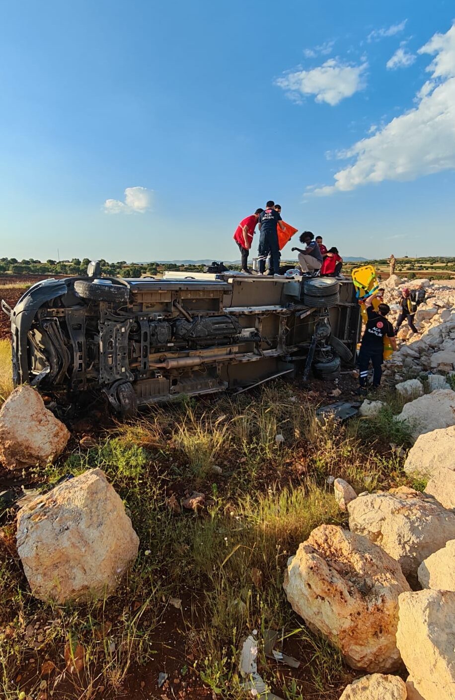 MARDİN (AA) – Mardin'de şarampole devrilen kamyonetteki 1'i doktor 4