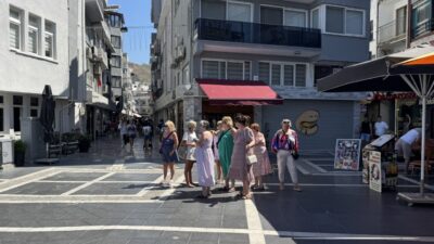 MUĞLA (AA) – Muğla'nın Marmaris ilçesini, Panama bayraklı "MSC Divina"