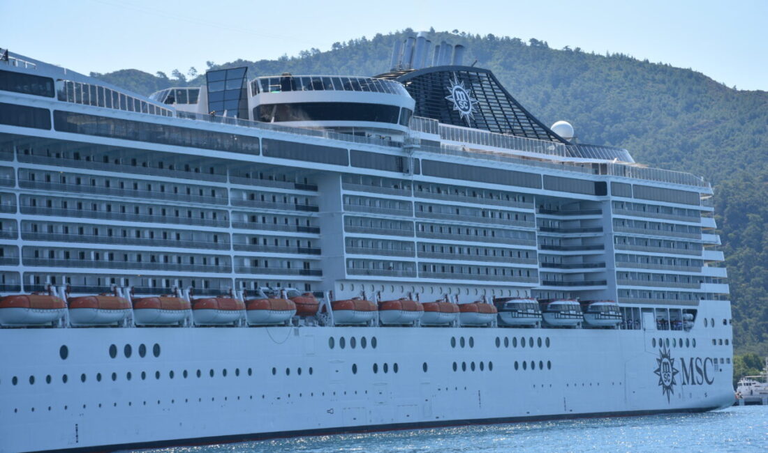 MUĞLA (AA) – Muğla'nın Marmaris ilçesini, Panama bayraklı "MSC Divina"