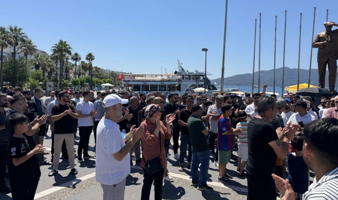 MUĞLA (AA) – Muğla'nın Marmaris ilçesinde çarşıda faaliyet gösteren esnaf,