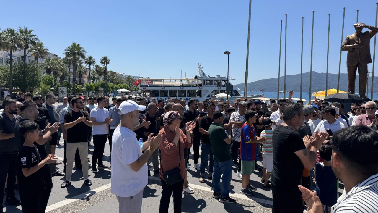 MUĞLA (AA) – Muğla'nın Marmaris ilçesinde çarşıda faaliyet gösteren esnaf,