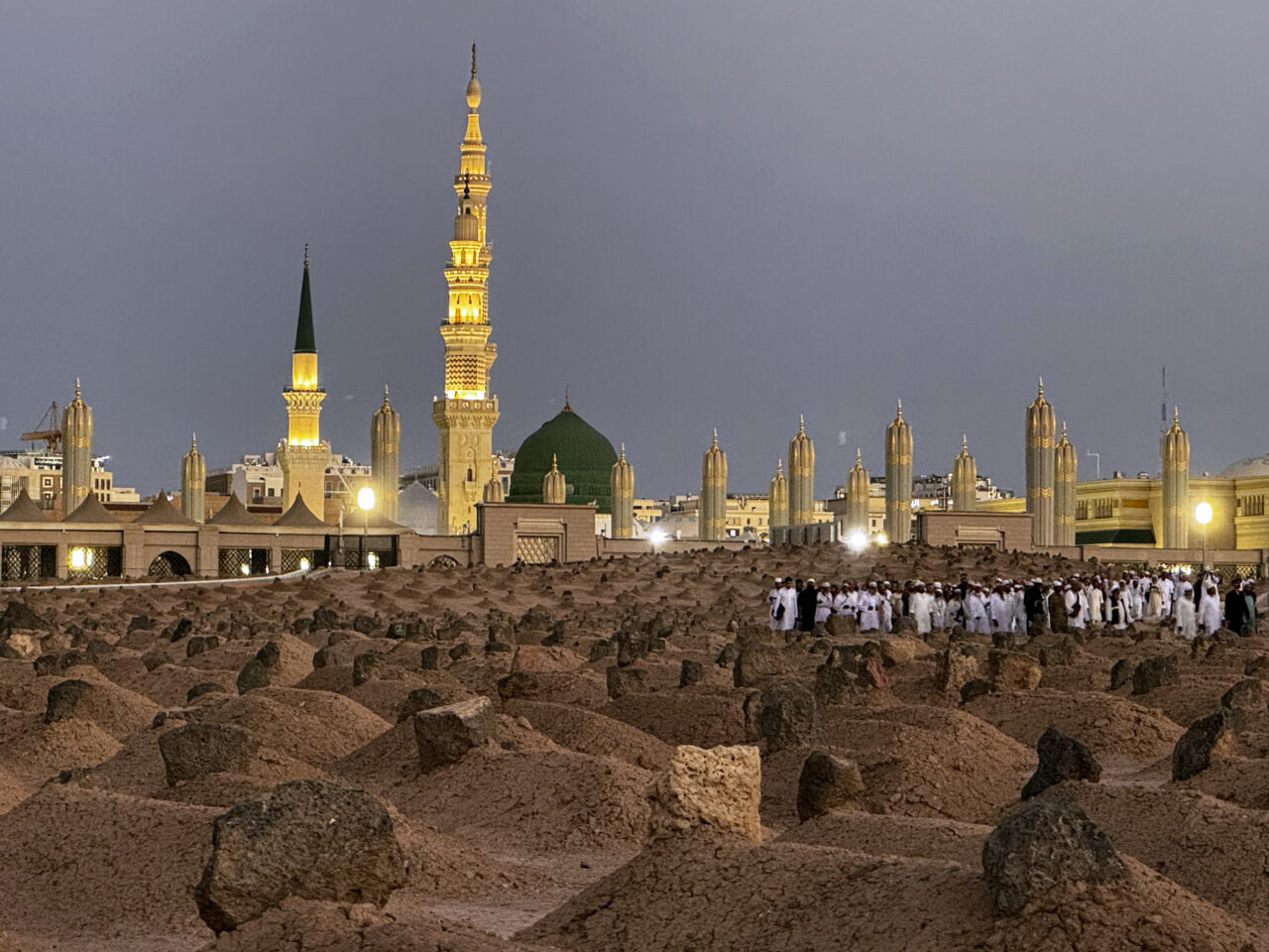 - Uhud Savaşı'nın yaşandığı bölge, Kuba ve Kıbleteyn mescitlerinde hacılar