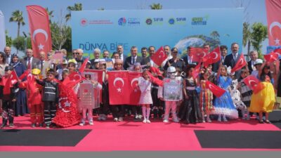 MERSİN (AA) – Mersin'de çocuklar, geri dönüşüm ve çevre bilincine