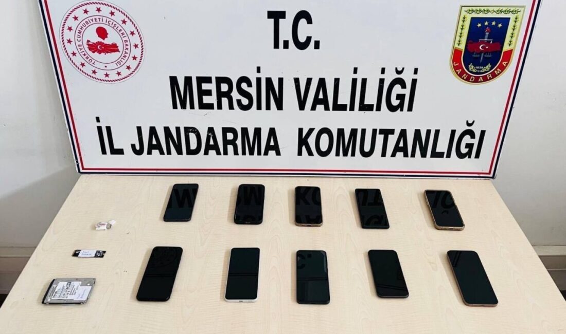 MERSİN (AA) – Mersin'de sosyal medya üzerinden dolandırıcılık yaptıkları iddiasıyla