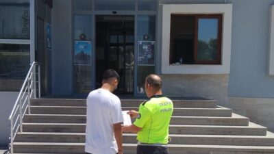 MERSİN (AA) – Mersin'de otoyolda trafiği tehlikeye düşüren minibüs sürücüsüne