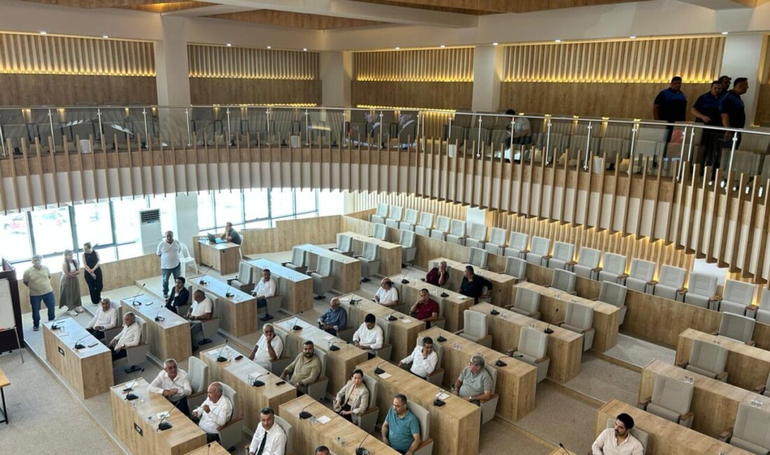 MERSİN (AA) – Silifke Belediye Başkanı Mustafa Turgut'un tutuklanıp görevden