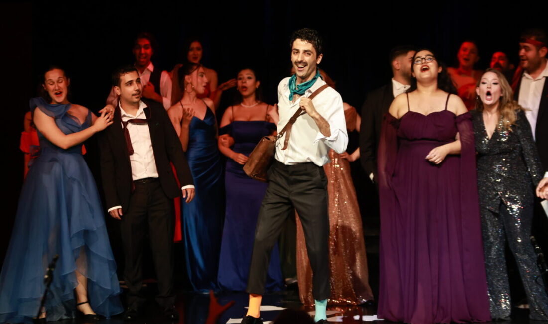 MERSİN (AA) – Mersin Üniversitesi (MEÜ) Opera Anasanat Dalı öğrencileri,