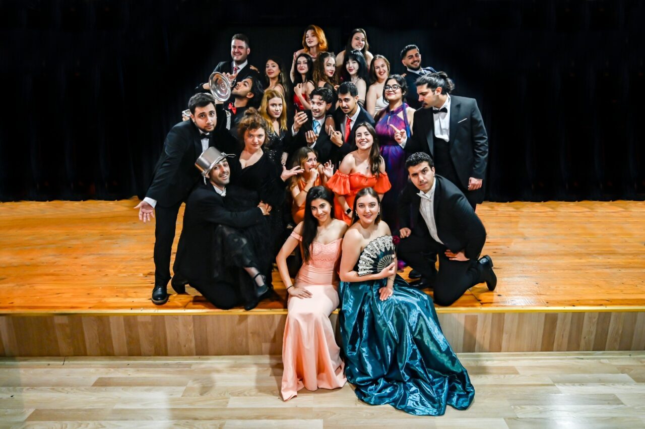 MERSİN (AA) – Mersin Üniversitesi (MEÜ) Opera Anasanat Dalı öğrencileri,