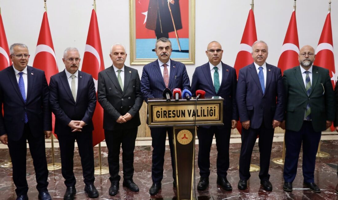 GİRESUN (AA) – Milli Eğitim Bakanı Yusuf Tekin, Giresun'da çeşitli