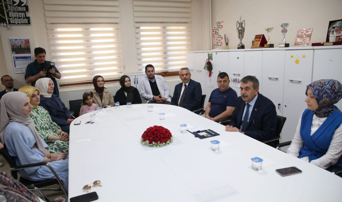 - "Türkiye genelinde eğitimin hem fiziki hem teknolojik hem de
