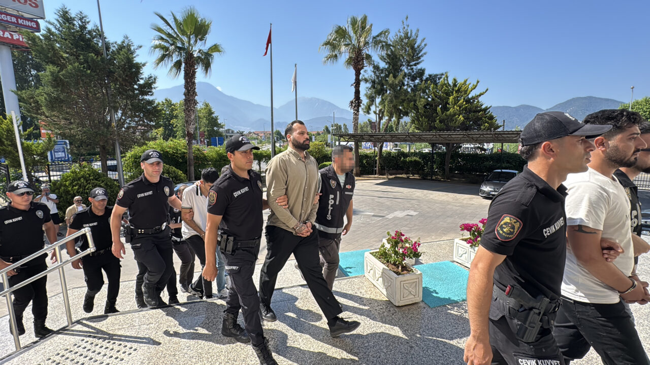 MUĞLA (AA) – Muğla merkezli 7 ilde iki suç örgütüne