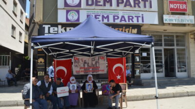 MUŞ (AA) – Muş'ta çocukları terör örgütü PKK tarafından kaçırılan