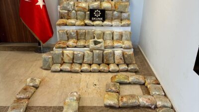 MUŞ (AA) – Muş'ta bir otomobilde yapılan aramada 60 kilogram