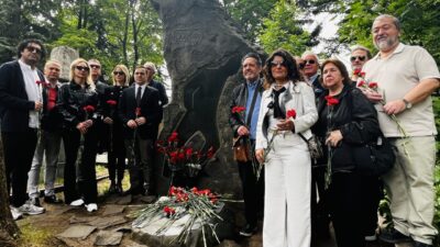 MOSKOVA (AA) – Şair Nazım Hikmet Ran, ölümünün 63. yılında