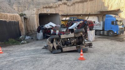 NEVŞEHİR (AA) – Nevşehir'de seyir halindeyken devrilen forkliftin altında kalan