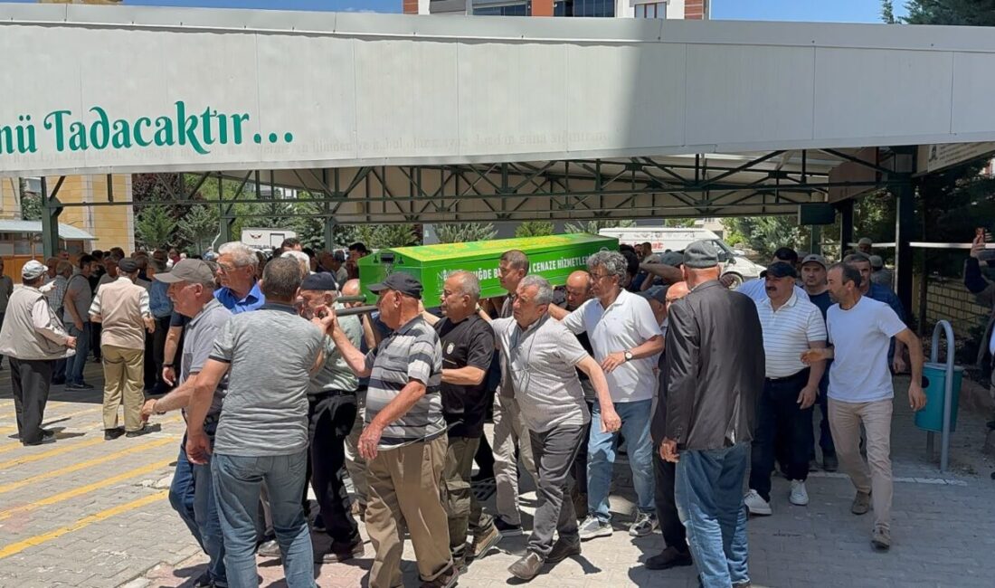 - İşçinin cenaze namazını, ağabeyi olan emekli imam kıldırdı