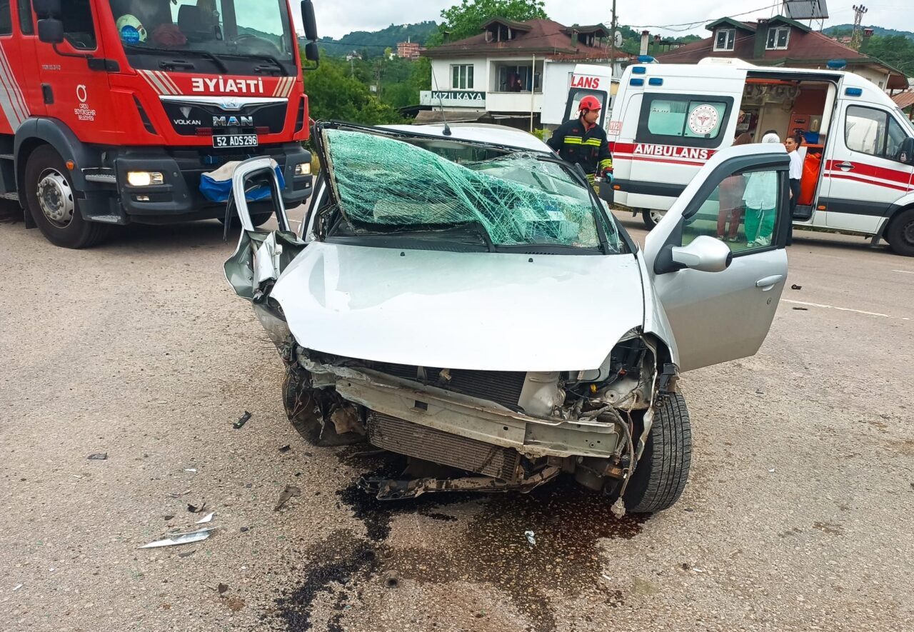 ORDU (AA) – Ordu'nun Fatsa ilçesinde meydana gelen trafik kazasında