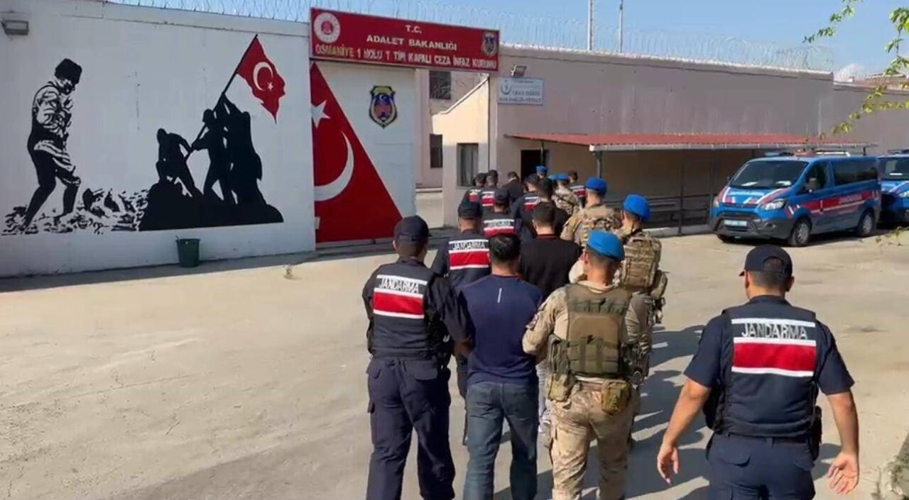 - Gasbettikleri araçla kaçmaya çalışan zanlıların yakalanma anı KGYS kamerasınca