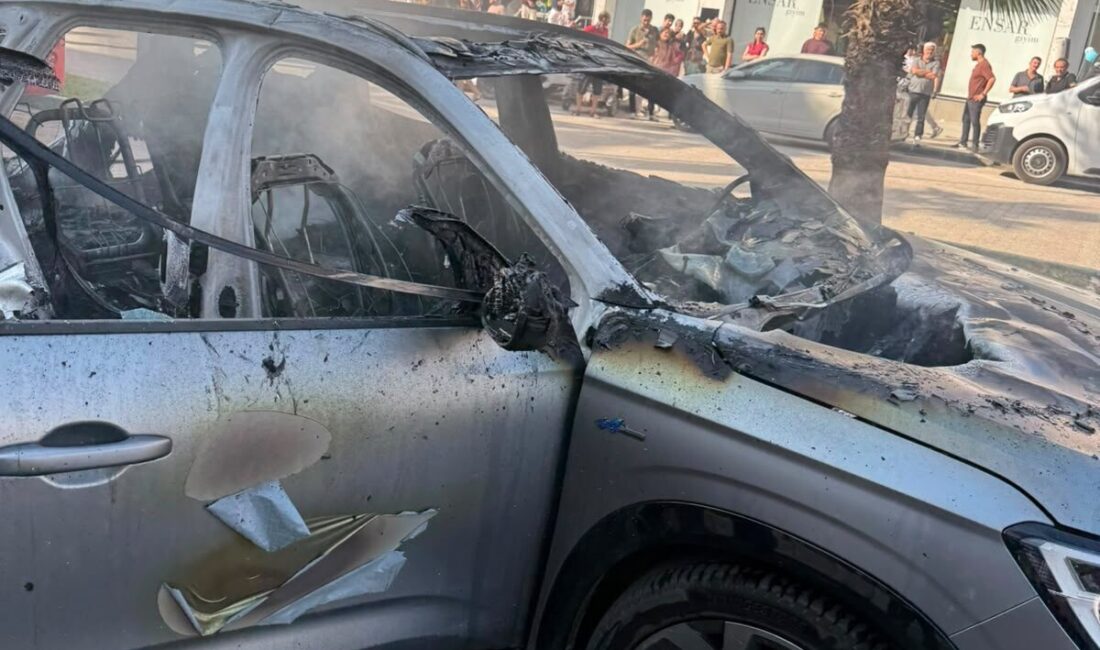 OSMANİYE (AA) – Osmaniye'de seyir halindeyken alev alan otomobil, itfaiye
