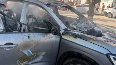 OSMANİYE (AA) – Osmaniye'de seyir halindeyken alev alan otomobil, itfaiye