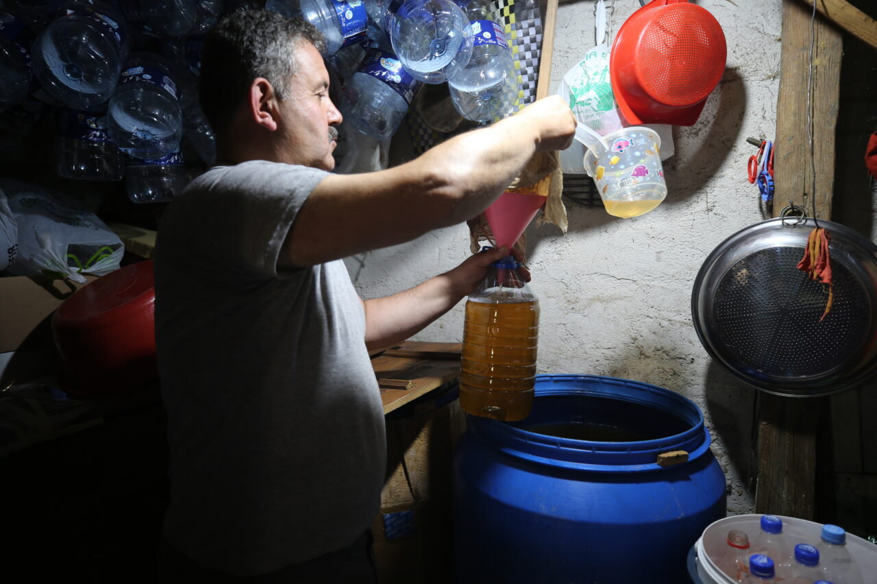 KARABÜK (AA) – Karabük'ün Safranbolu ilçesine bağlı Yazıköy'de geleneksel yöntemlerle