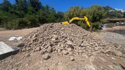 MUĞLA (AA) – Muğla'nın Bodrum ilçesinde sahil kesimine izinsiz beton