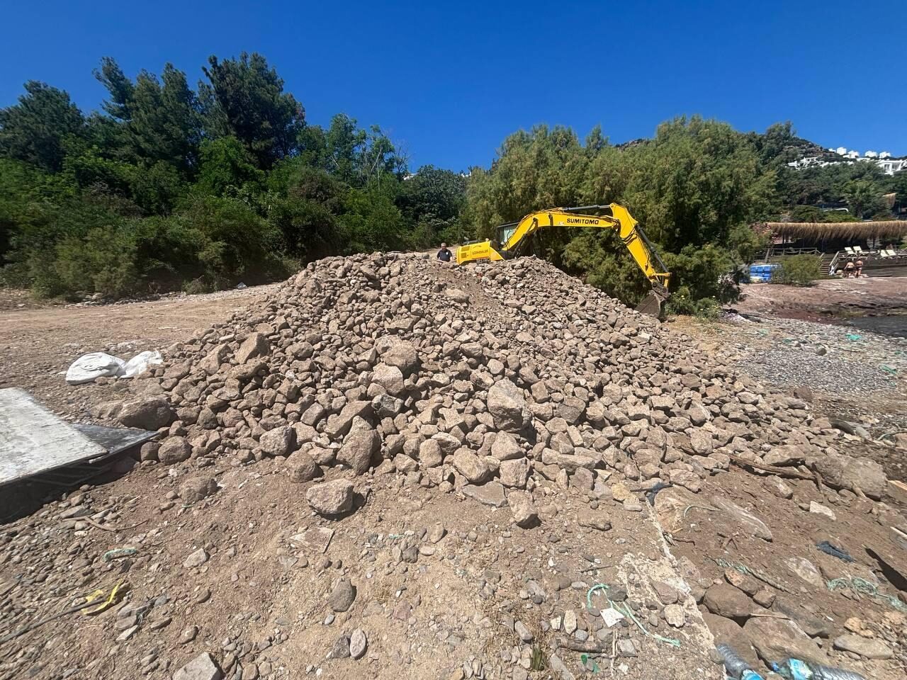 MUĞLA (AA) – Muğla'nın Bodrum ilçesinde sahil kesimine izinsiz beton